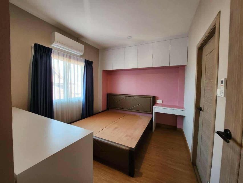 🏡 บ้านเดี่ยวสองชั้นในโครงการ ใกล้ตลาด ห้างสรรพสินค้า โรงพยาบาล #เมืองเชียงใหม่ ราคาเพียง 25,000 บาท/เดือน ✨ 清迈双层独栋别墅出租 2 卧室 3 卫生间 – 租金 25,000 泰铢/月 ✨ 2