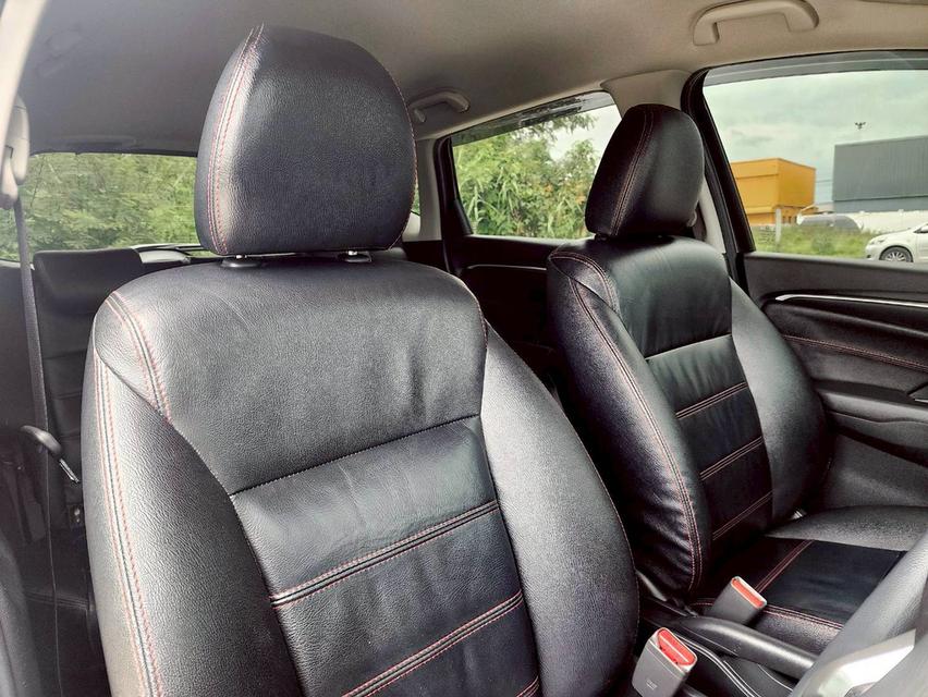 ขาย Honda Jazz 1.5V+ ปี19 14
