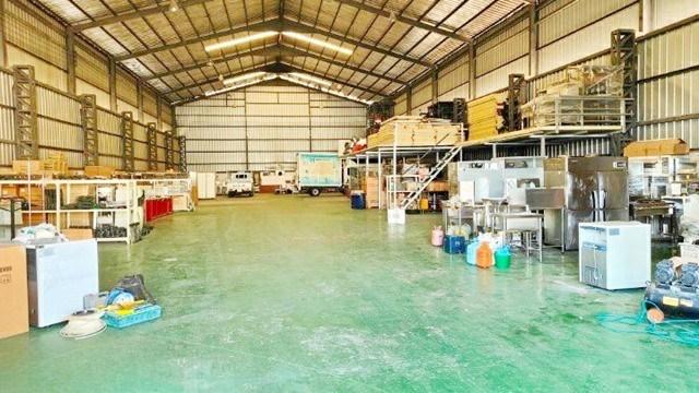 ติดสวนหลวง 2000ตร.ม. ตลาดหนองบอน 1 กม. เฉลิมพระเกียรติ ร.9 ซอย 41-47 โกดังให้เช่า 8นอน 6น้ำ ย่านประเวศ 1ไร่กว่า หรือ 500 7