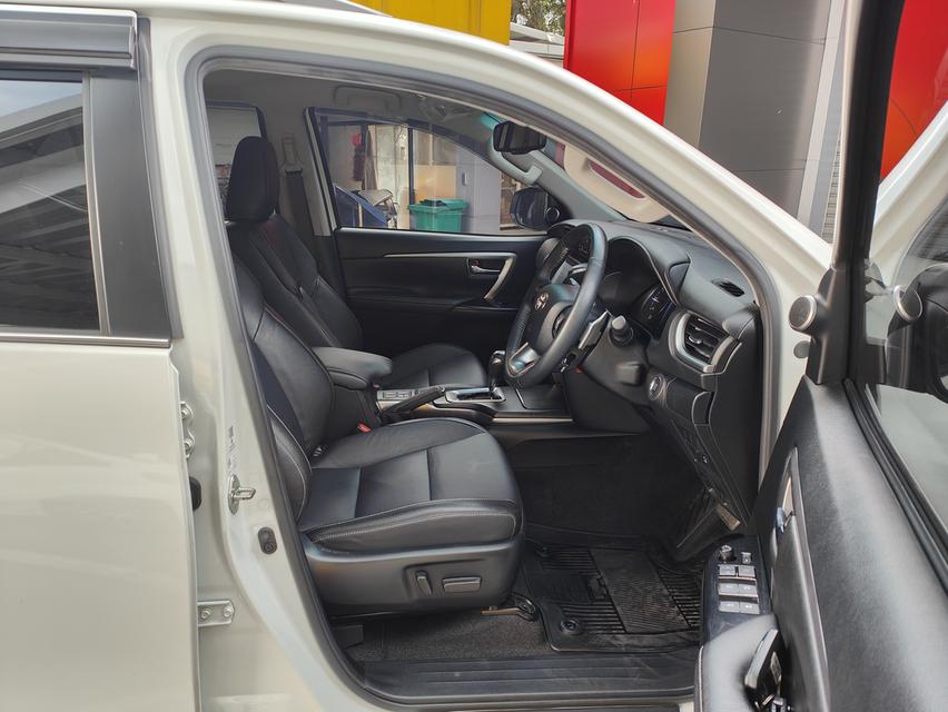 Toyota Fortuner 2.4 Leader 4WD AT  8