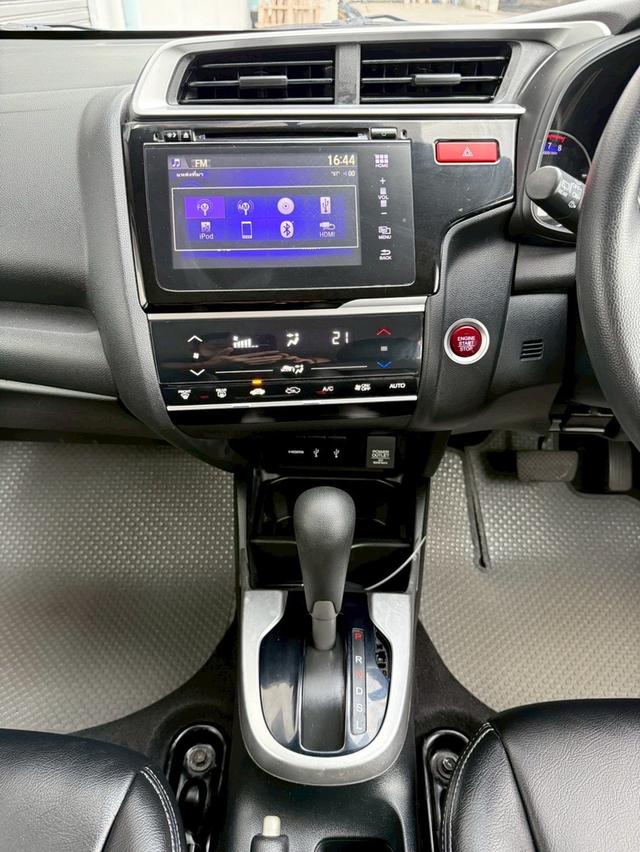 HONDA JAZZ 1.5V+ i-VTEC 2016 สีขาว 7