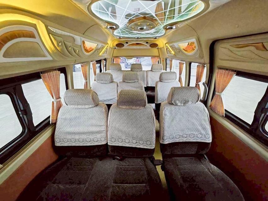 TOYOTA COMMUTER 3.0 ดีเซล 12