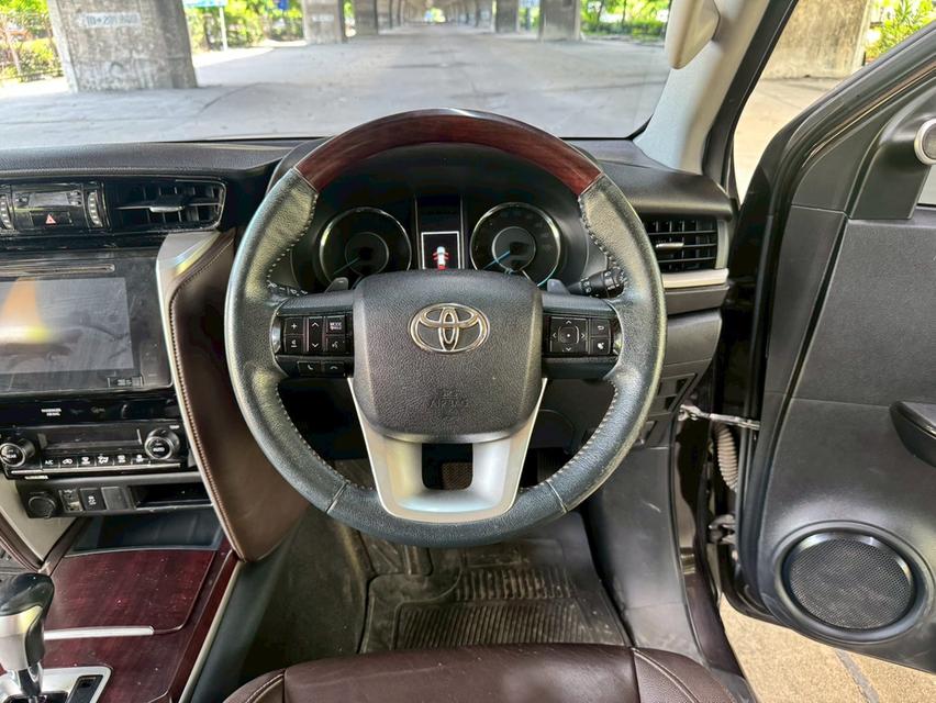 Toyota Fortuner 2.4 V AT ปี 2016 รถสวย ไมล์น้อย 92,xxx km. 11
