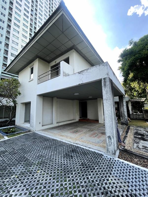 ขายบ้าน 2 ชั้น หมู่บ้าน โนเบิลทารา งามวงศ์วาน เมืองนนทบุรี หน้าโครงการติดสถานีรถไฟฟ้า Tel 089-8578865 6