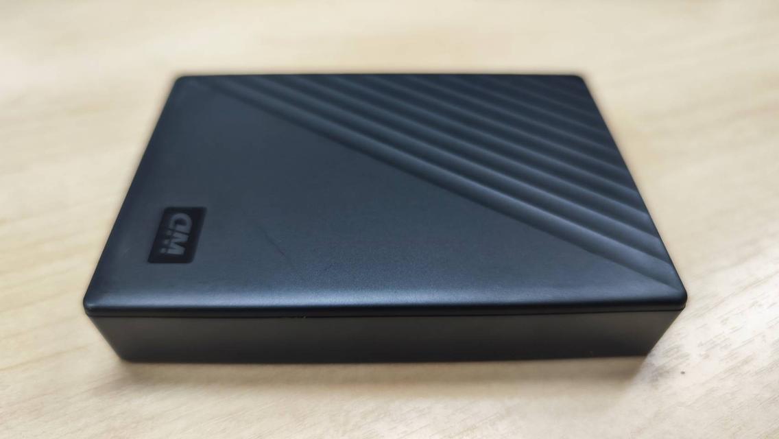 ฮาร์ดดิสพกพา (4TB) รุ่น WDBPKJ0040BBL-WESN