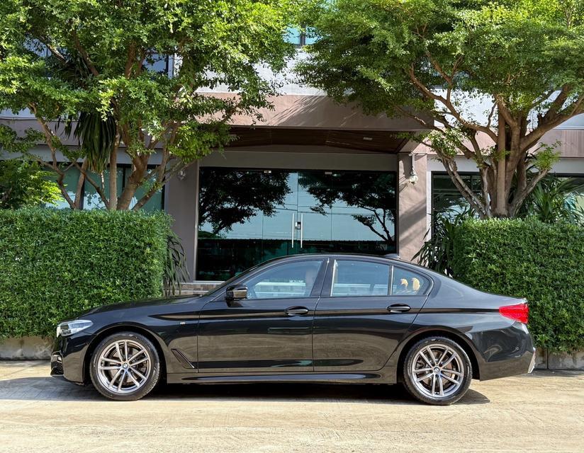 2020 BMW 520D MSPORT รถมือเดียวออกป้ายแดง รถวิ่งน้อย เข้าศูนย์ตรงระยะ รถไม่มีอุบัติเหตุครับ รูปที่ 5