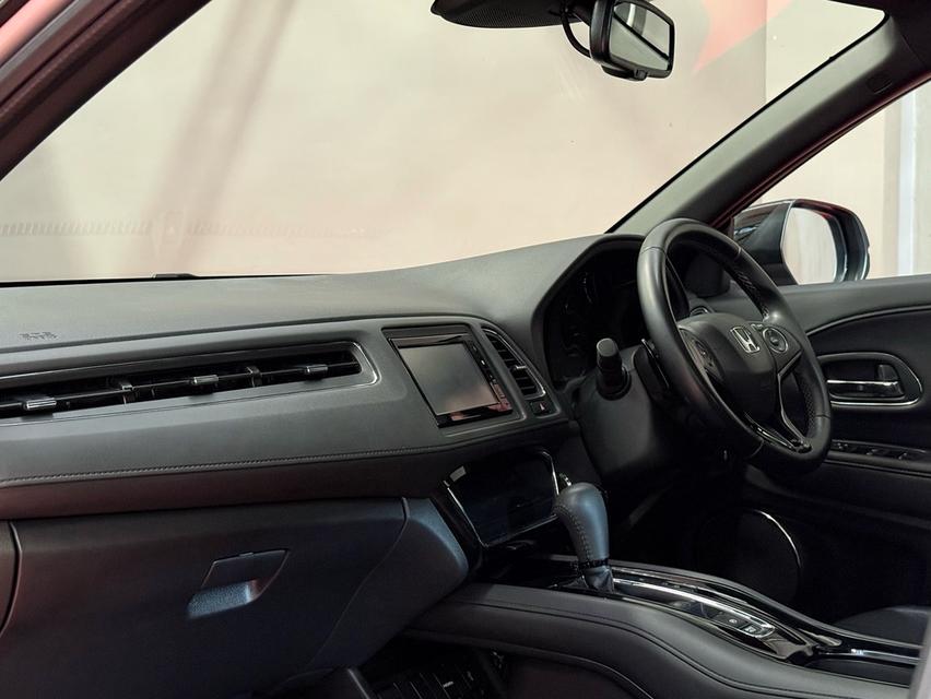 2019 HOND HRV 1.8 RS รุ่นTOP SUNROOF รถมือเดียวออกป้ายแดง รถวิ่งน้อย ไม่เคยมีอุบัติเหตุครับ 10