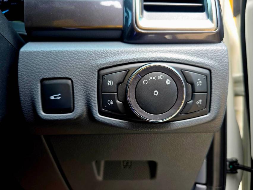 (แจ้งรหัสรถ SEZ1198) Ford Everest 3.2 Titanium Plus (Navi,Sunroof) 4WD (ตัวท๊อป)2018 รูปที่ 20