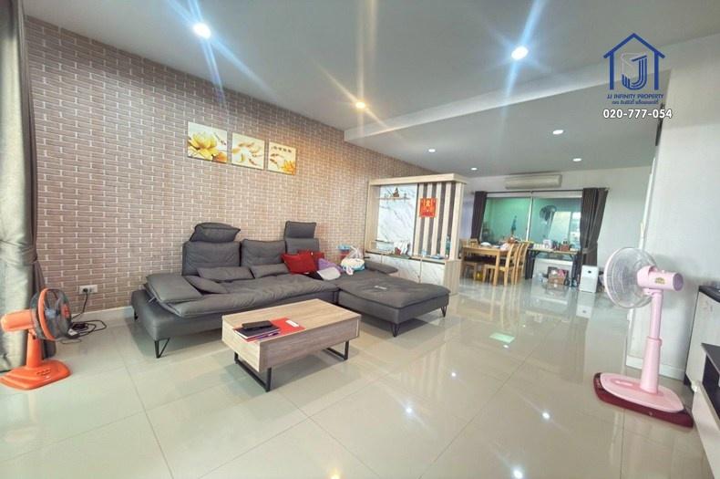 ขายทาวน์โฮม 3 ชั้น หมู่บ้านเพล็กซ์ วัชรพล ซอยร่วมมิตรพัฒนา ใกล้ทางด่วนฉลองรัชเอกมัย-รามอินทรา 4