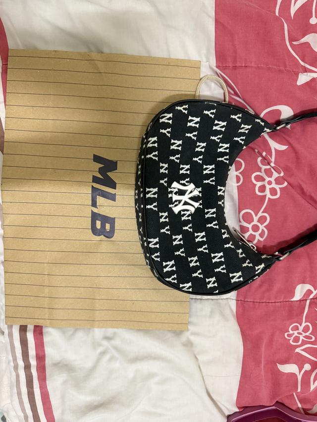 MLBกระเป๋าสะพายไหล่ ยูนิเซ็กส์ CLASSIC JACQUARD MONOGRAM สีดำ