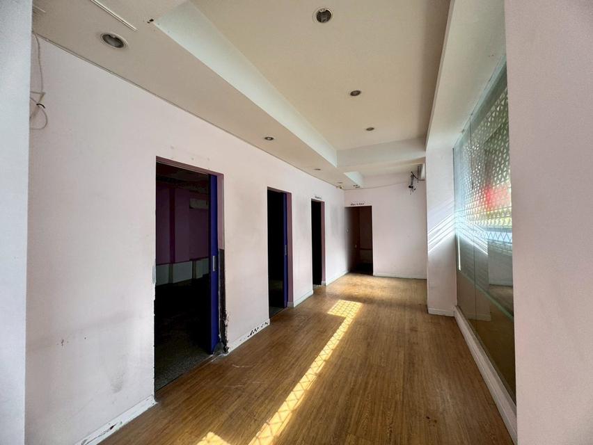 ให้เช่าอาคารพาณืชย์ ชั้น 1 และชั้นลอย อาคารโล่งสวย ติดถนนรามคำแหง (N.1920) 10