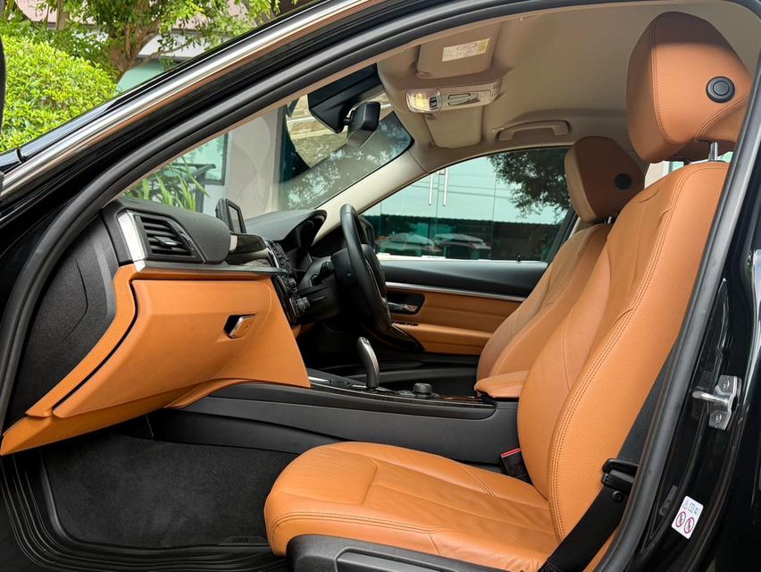 2019 BMW 320D F30 LCI รถมือเดียวออกป้ายแดง รถวิ่งน้อย เข้าศูนย์ทุกระยะ รถไม่เคยมีอุบัติเหตุครับ 13
