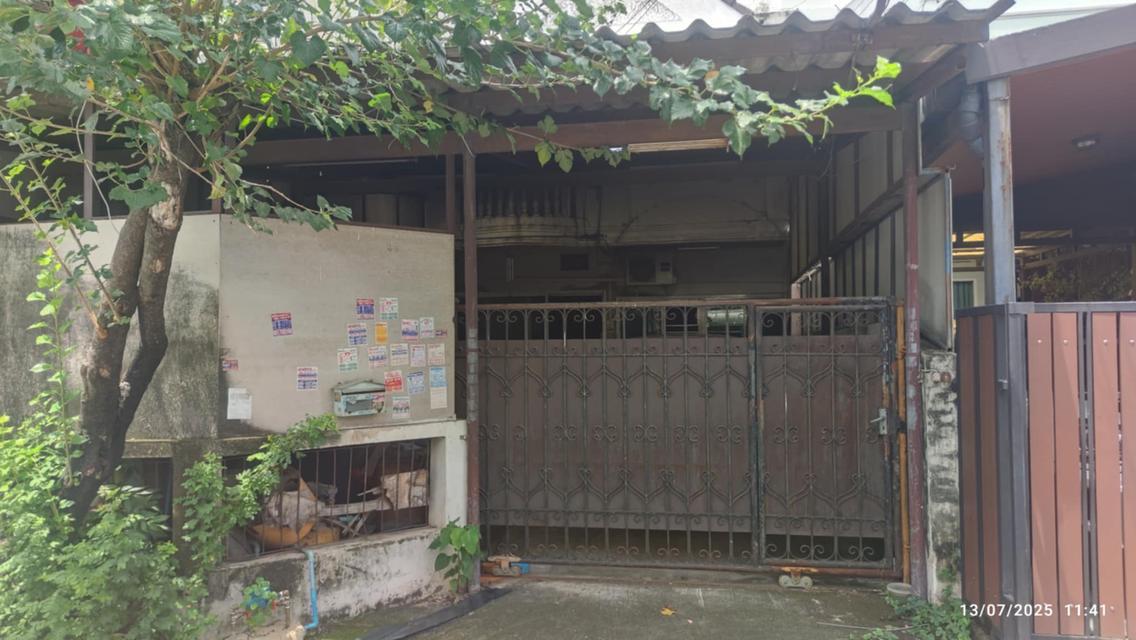 ขายทาวเฮาส์ นวมินทร์90 32 ตร.ว. ตามสภาพ ราคา 1.5 ล้านบาท 1