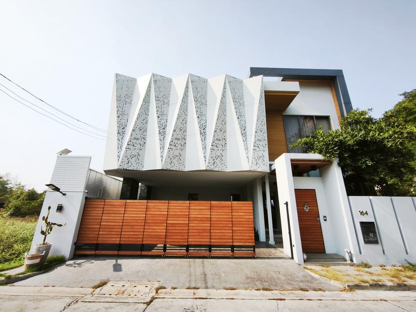 ขายบ้านหรู รามอินทรา 61 พร้อมสระว่ายนำ้ในตัว 2