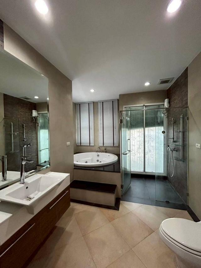 Sale / Rent Grand Bangkok boulevard Kasert- Nawamin 129 square wah. With a bid swimming pool. 5 bedrooms 7 bathrooms Fully furnished Sale 30 Million 20