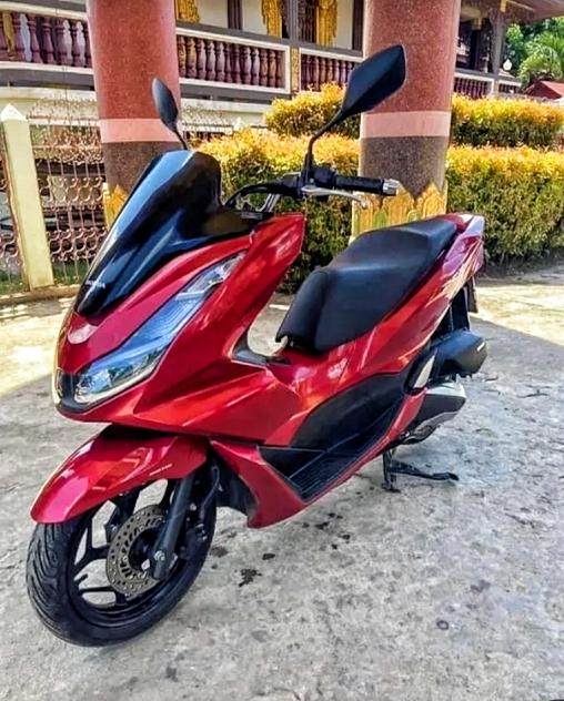 Honda pcx สีแดงสวย 2