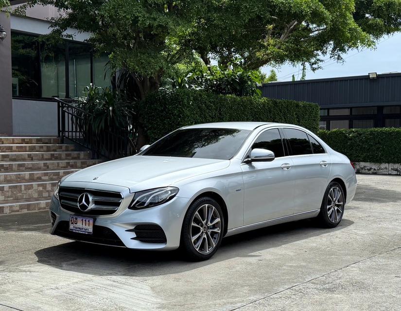 2018 BENZ E350e รถมือเดียว 67,000 กม สภาพป้ายแดง มี ADVANCE PACKAGE เหลืออีกนาน รถไม่มีอุบัติเหตุครับ