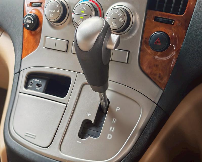 2015 HYUNDAI H1 ELITE 2.5 17