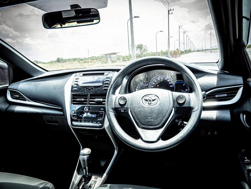 Toyota Yaris 1.2E ปี 2018 สีดำ  15