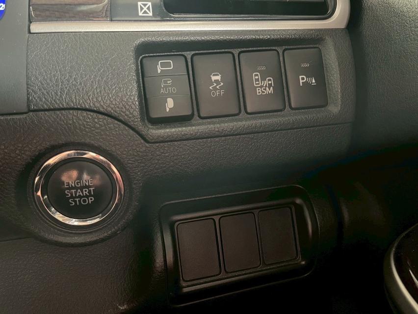 ขาย Toyota Camry 2.0G ปี18 7