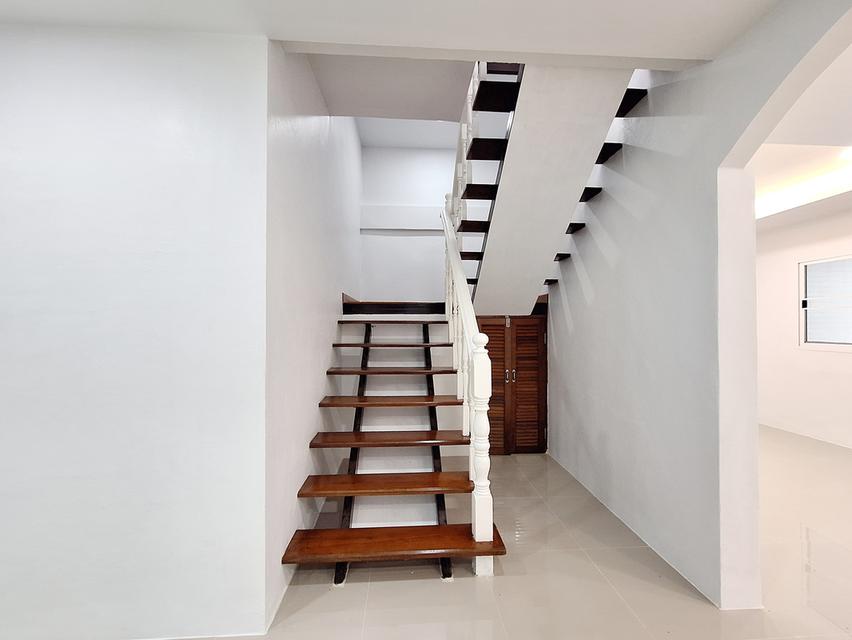 หมู่บ้านอยู่เจริญ 4 ลำลูกกาคลอง4 ถนนไสวประชาราษฎร์ ต.ลาดสวาย อ.ลำลูกกา จ.ปทุมธานี 13