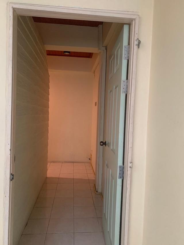 บ้าน อาคารพาณิชย์ 3ชั้นครึ่ง ต่อเติมเพิ่มเป็น4ชั้น หน้าปากซอยเป็นรถไฟฟ้า ซอยมีทางลัดออกเส้นบางนา-ตราดได้ ใกล้เมกาบางนา เจ้าของขายเอง 4