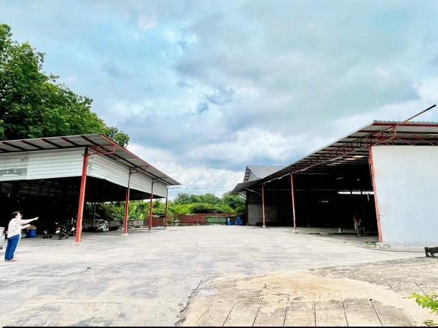 ขายโรงงานพนัสนิคมชลบุรี 18-2-87 ไร่ พื้นที่สีเหลือง พื้นที่ภายในโกดัง 1,600 ตรม เดิมทำโรงไม้เก่า ห่างตัวเมืองพนัส 2 กิโล 1