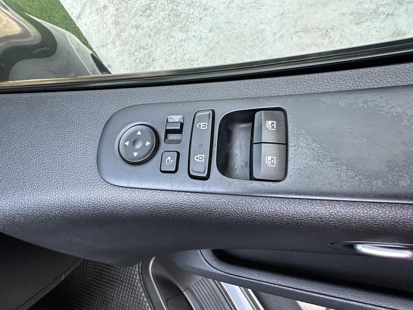 รถตู้ 11 ที่นั่ง HYUNDAI STARIA 2.2 SEL จดทะเบียนปี2022 ฝาท้ายไฟฟ้า บันไดข้างพับเก็บได้ รูปที่ 6