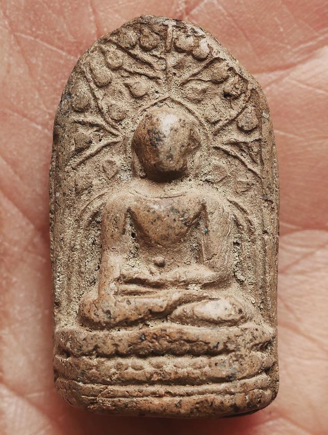 พระคง ลําพูน....เก่า เนื้อจัดๆ รูปที่ 6