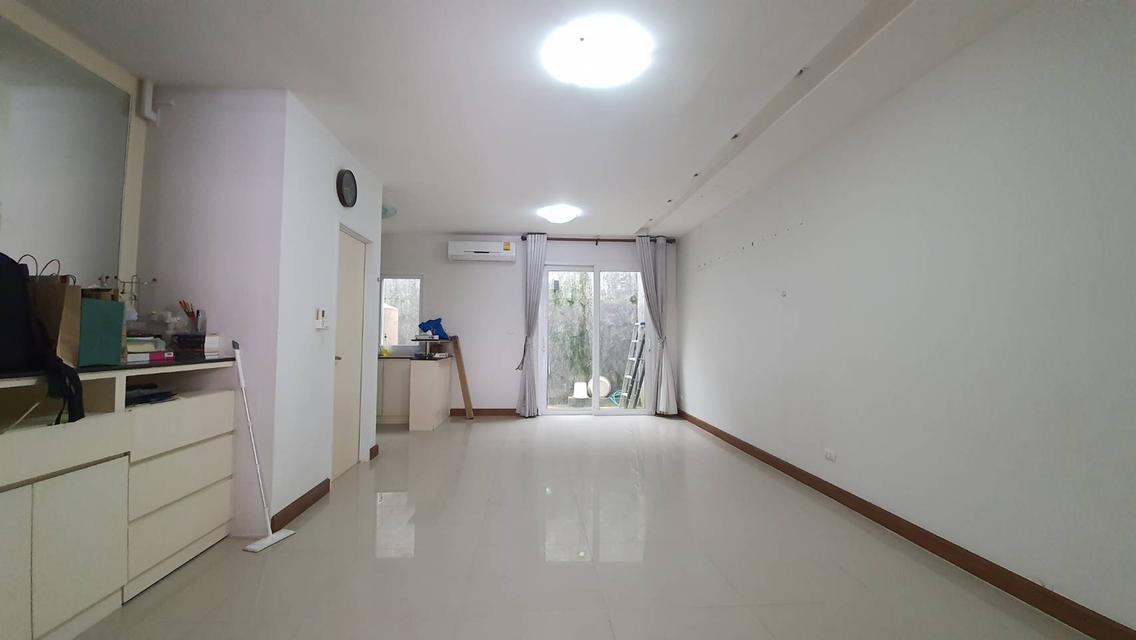 ขายบ้าน The Trust townhome (เกษตรนวมินทร์-ลาดพร้าว) ถนนนวลจันทร์ 2