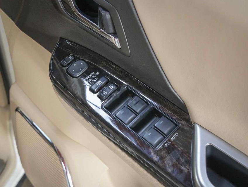 TOYOTA ALPHARD 2.4 HYBRID E-FOUR ปี 2013 18