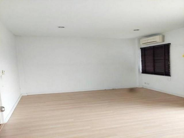 ขายทาวน์เฮ้าส์ 2 ชั้น ย่านซอยมิสทีน โครงการ เนอวานา คลัสเตอร์ รามคำแหง-ราษฏร์พัฒนา ซอยรามคำแหง160 ถนนราษฎร์พัฒนา เขตสะพานสูง 12