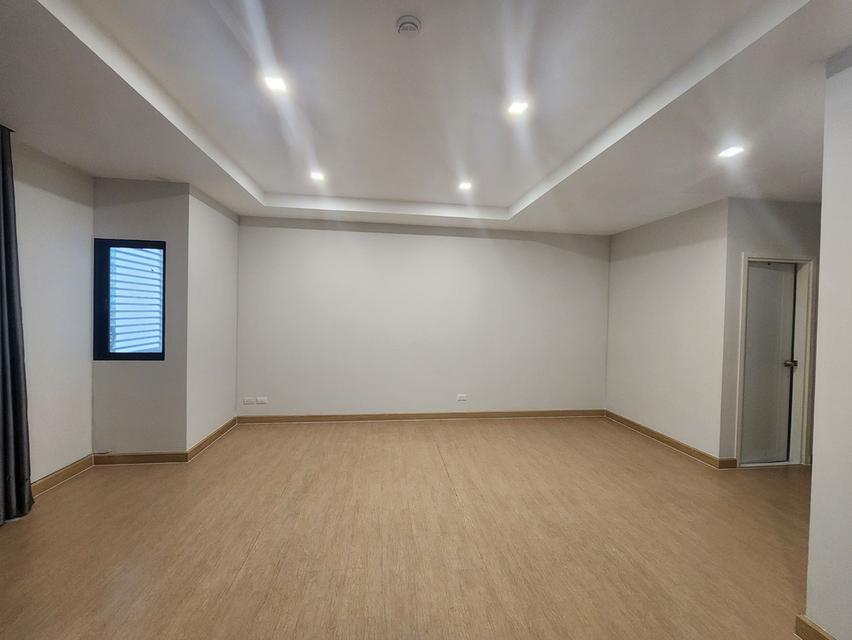 โฮมออฟฟิศ/อาคารพาณิชย์ 3 ชั้นครึ่ง 5