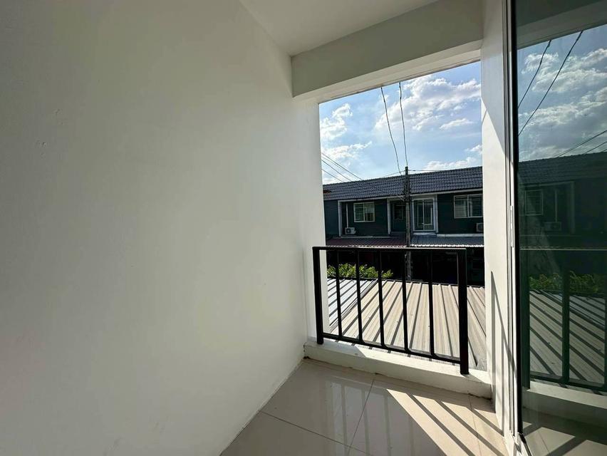 หมู่บ้านเดอะคัลเลอร์ส รังสิต-คลอง 4 ถนนรังสิต – นครนายก ต.ลาดสวาย อ.ลำลูกกา จ.ปทุมธานี 18