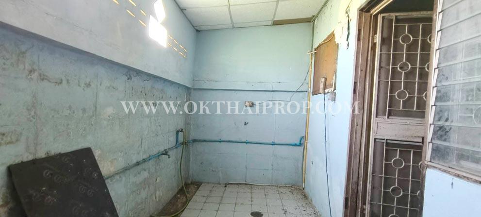 ทาวน์เฮ้าส์ หมู่บ้าน นครทองปาร์ควิว 1 ถนนบางกรวย-ไทรน้อย 10