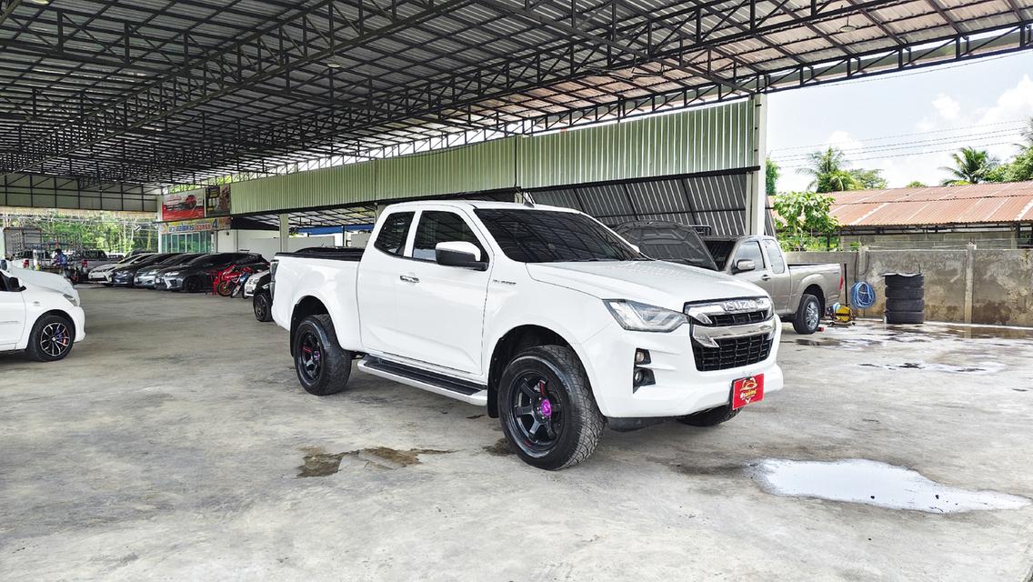 Isuzu Dmax Cab4 1.9L DA Hi-Lander M/T