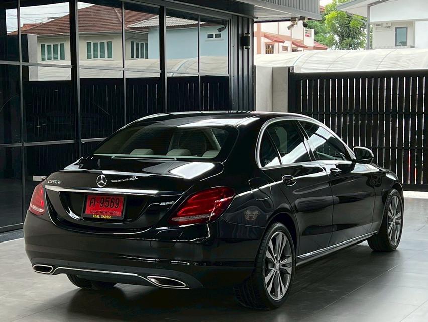 Mercedes-Benz C350e Exclusive Sedan