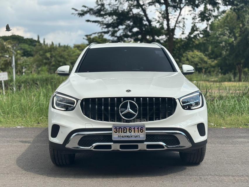 BENZ GLC 220d Off-Road ปี2023 สี ขาว เครื่องยนต์ดีเซล รถมือเดียว สภาพดีมาก ราคาพิเศษสุดๆเลขไมล์ 60,4