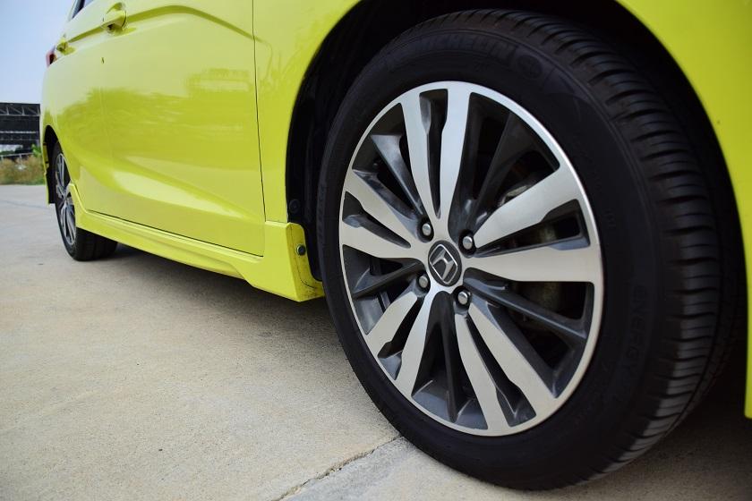 ขายเพียง 338000บาท / ฟรีดาวน์ JAZZ GK รถมือเดียว ตัวท็อป / แอร์จอ พุตสต๊าท กล้องหลัง /เมาติฟังชั่นส์ ครุสคอลโทล AIRB ตรงปก โทร0957401229 ไอดีไลน์ UTBP รูปย่อยที่ 4