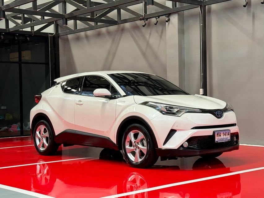 2019 TOYOTA CHR HV HI รถมือเดียวออกป้ายแดง รถวิ่งน้อย เข้าศูนย์ตามระยะ รถไม่เคยมีอุบัติเหตุครับ