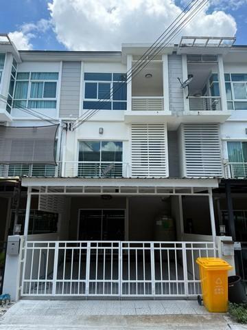 HR 10543 ให้เช่าทาวน์โฮม 3 ชั้น โครงการเมโทร พระราม 9 ถนนคู่ขนานมอเตอร์เวย์ กรุงเทพ ชลบุรี ใกล้มหาลัย Stamford 1