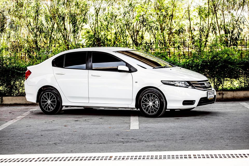 Honda City 1.5S เกียร์ออโต้ ปี 2013 สีขาว ไมล์แท้ 90,000
