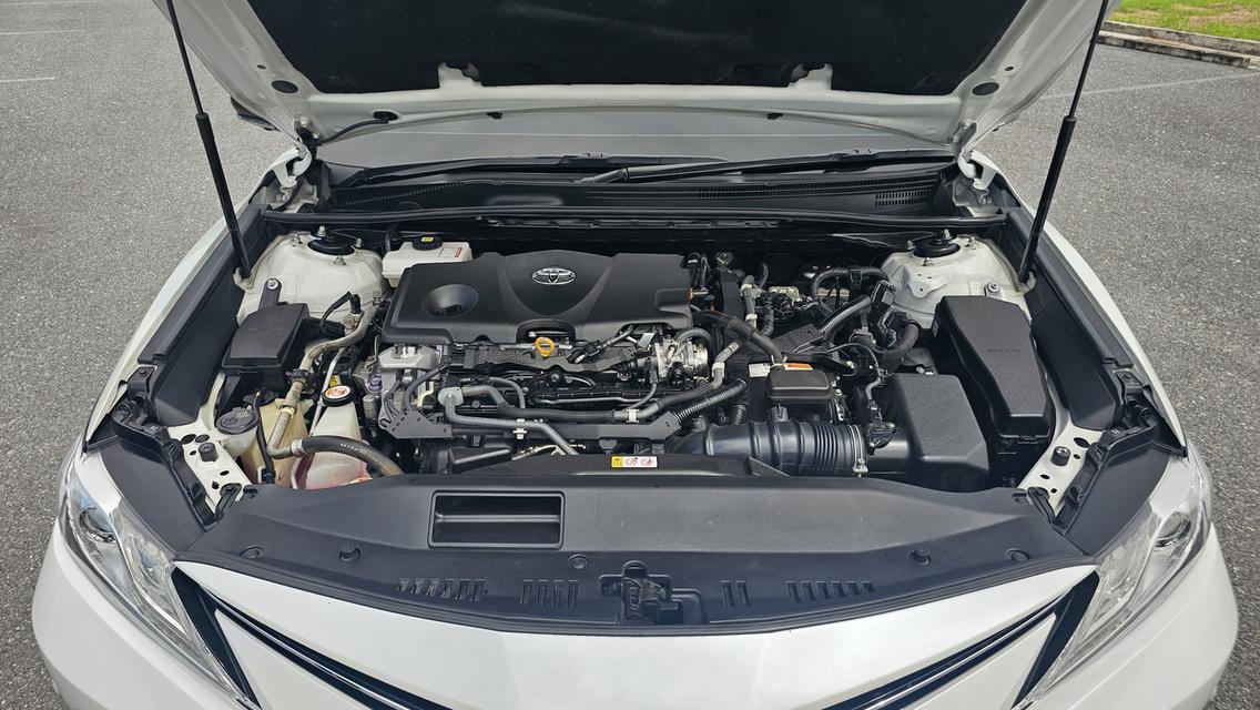 Toyota camry 2.5 HEV Premium Luxury 2022 9