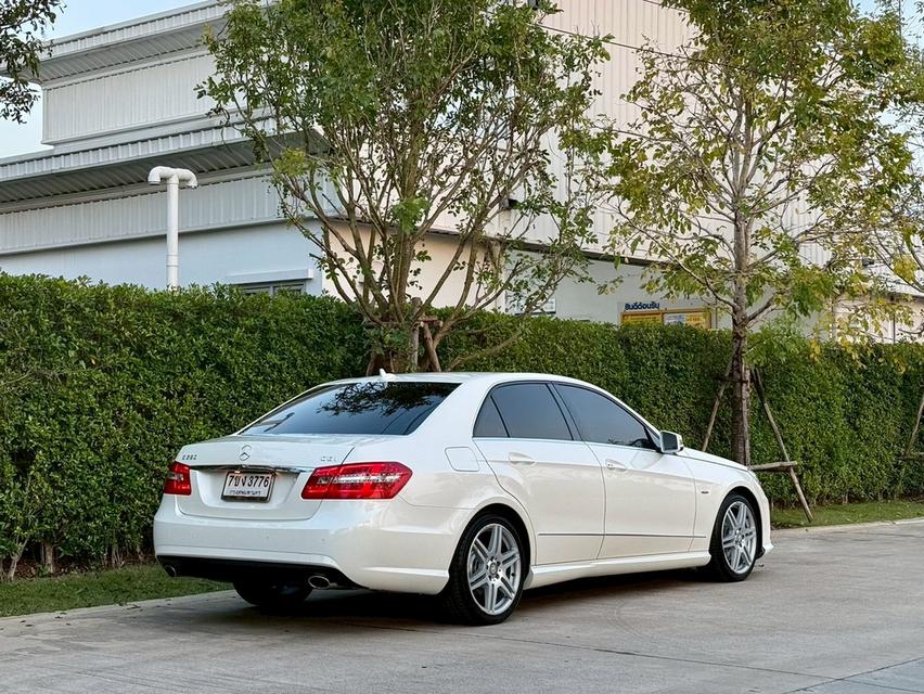 Mercedes-Benz e250 w212 ปี 2012 สีขาว รถบ้านมือเดียวป้ายแดง ดูแลศูนย์ทุกระยะ 6