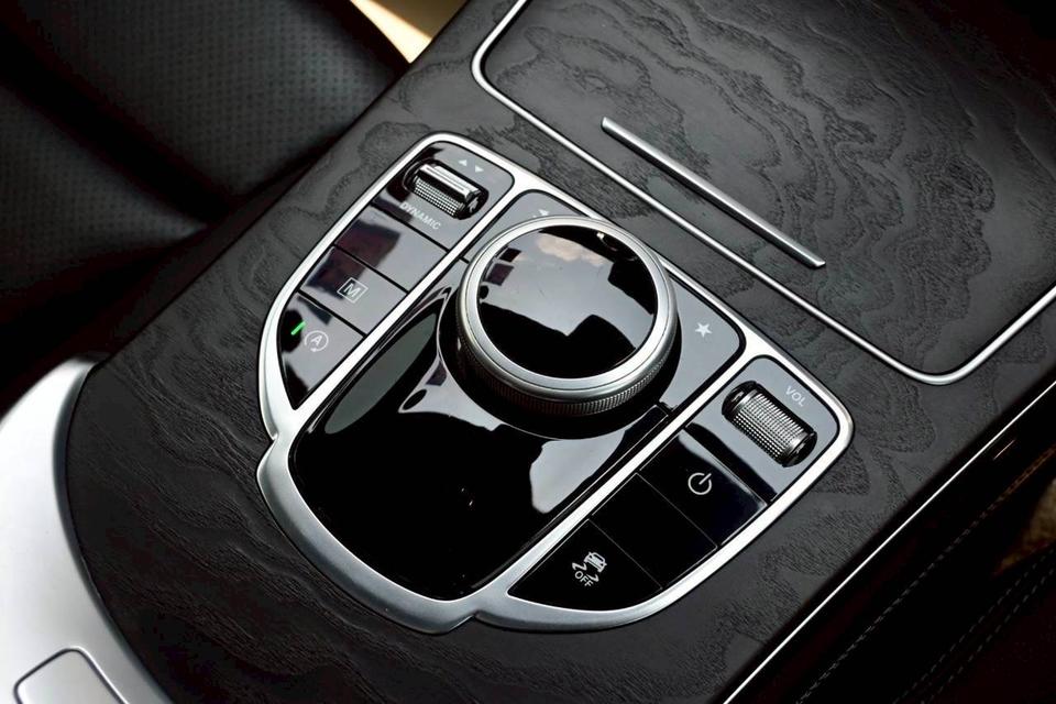 Mercedez Benz GLC250d 4 Matic รูปที่ 19