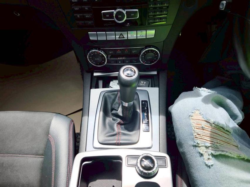 รหัสรถ KPV1240 2013 BENZ C180 COUPE AMG สี 8