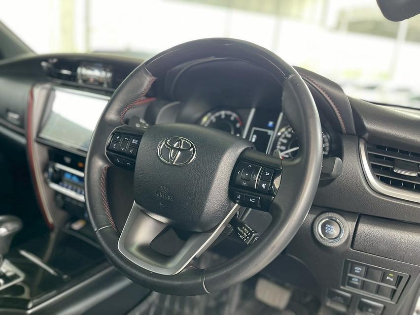 Toyota Fortuner 2.4 Legender 4WD ปี 23แท้ รูปที่ 9