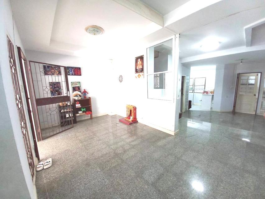 ทาวน์เฮ้าส์ ม.นันทนาการ์เด้น พาร์ค-เพลส 27 ตร.ว. ถ.345 บางคูวัด เมืองปทุมฯ บ้านหน้ากว้าง 6 เมตร พื้นเล่นระดับ 5