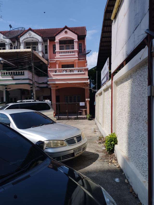 ขายทาวน์โฮม,บ้าน 3 ชั้น 4 ห้องนอน มีที่จอดรถ 1