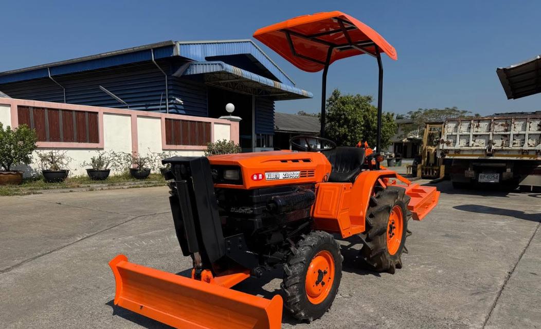 รถไถญี่ปุ่น Kubota B1400 14 Hp 4WD